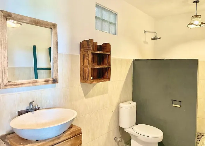 Surfers House Batu Bolong - Adults Only Auberge de jeunesse *