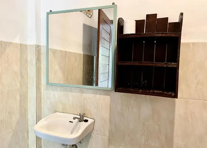 Surfers House Batu Bolong - Adults Only